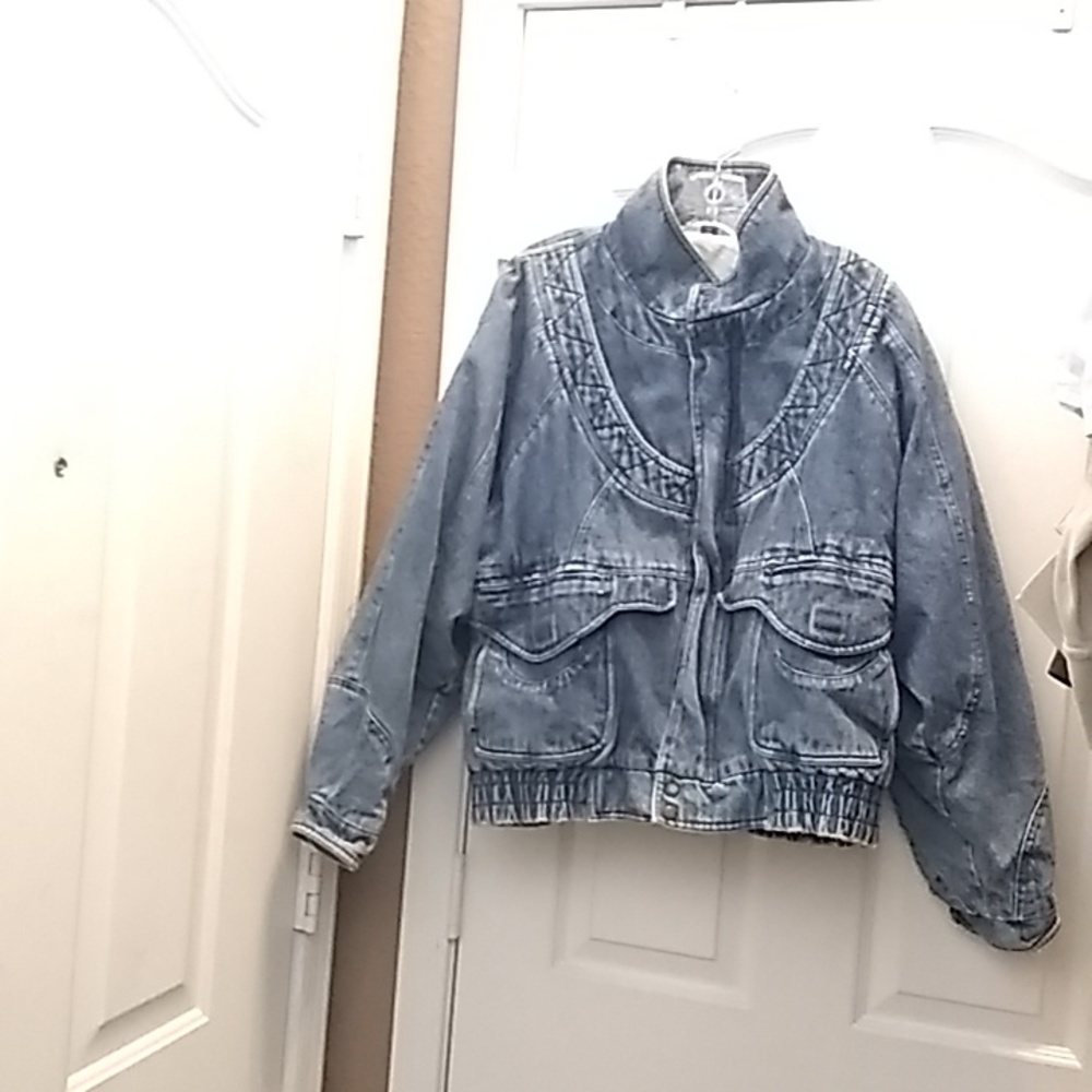 FINAL MARKDOWN Blue zone denim jacket medium